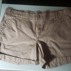 Lee khaki shorts